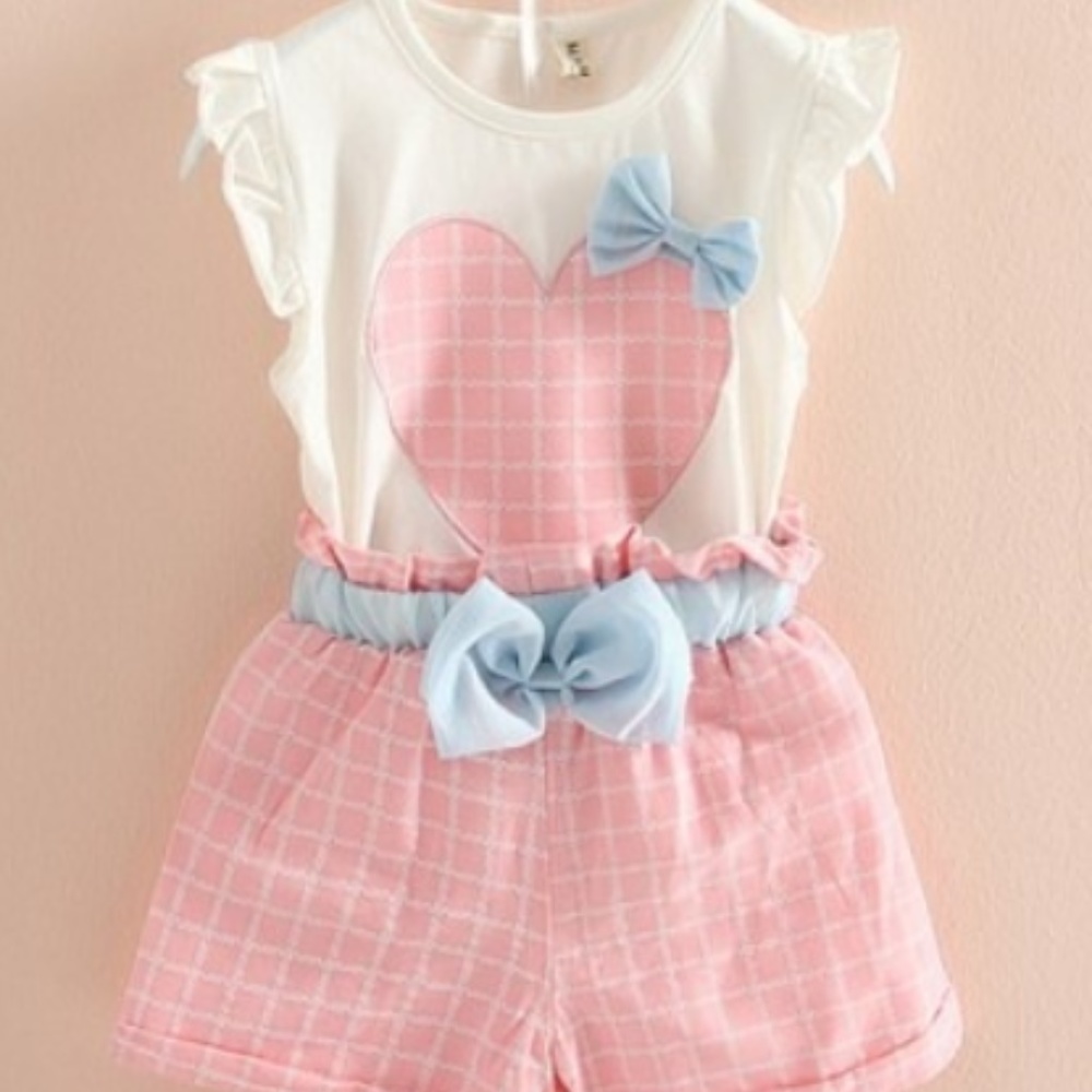 💕LAST SET💕Sleeveless heart shirt/shorts set♥️